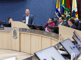 [18ª Sessão Ordinária] Aprovados três requerimentos direcionados ao Executivo MunicipalQuestionamentos são sobre transporte escolar, piso da enfermagem e acolhimento de idosos.