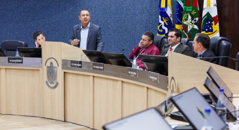 [18ª Sessão Ordinária] Aprovados três requerimentos direcionados ao Executivo MunicipalQuestionamentos são sobre transporte escolar, piso da enfermagem e acolhimento de idosos.